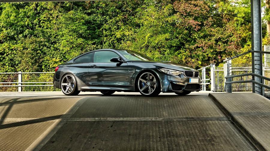  BMW M4 Coupe by mbDESIGN 2014 года  (фото 2 из 5)